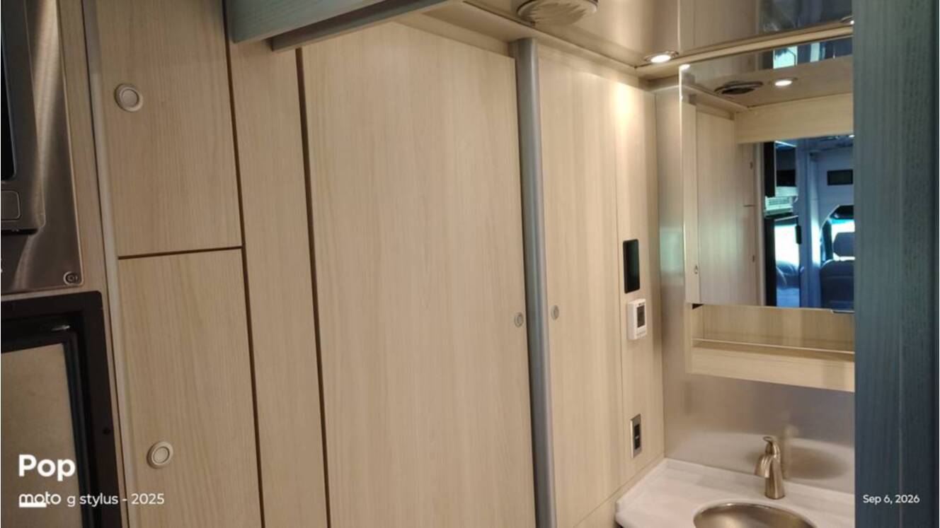 A photo of this 2025 Airstream Atlas Murphy Suite