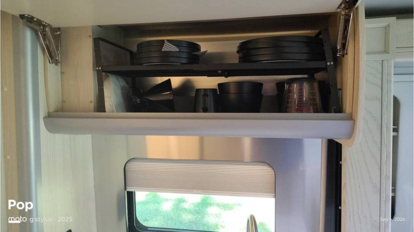 A photo of this 2025 Airstream Atlas Murphy Suite