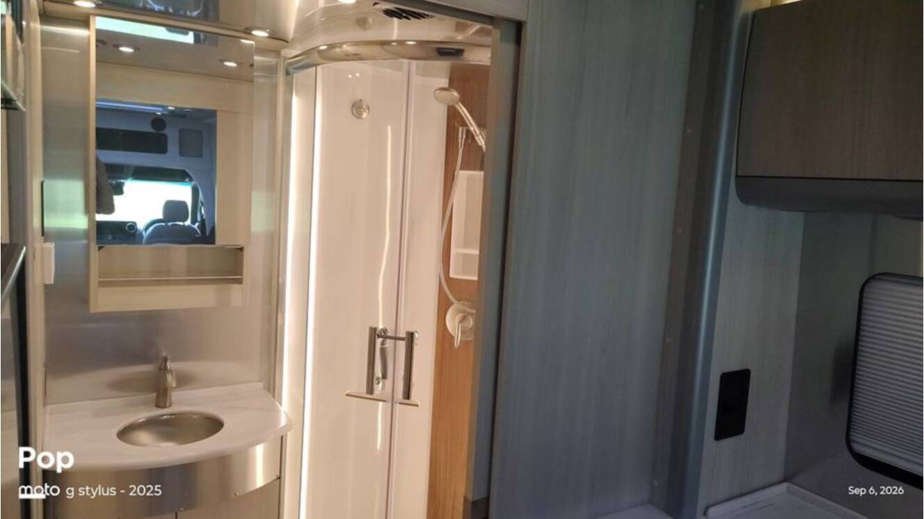 A photo of this 2025 Airstream Atlas Murphy Suite