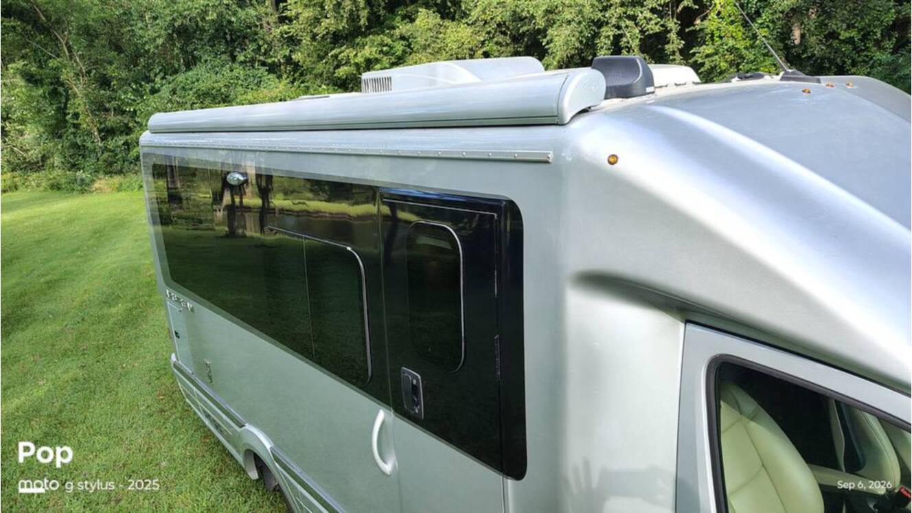 A photo of this 2025 Airstream Atlas Murphy Suite