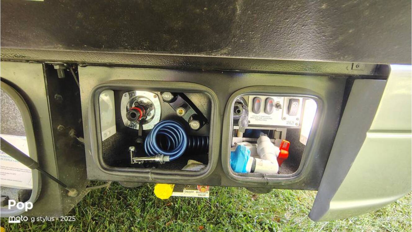 A photo of this 2025 Airstream Atlas Murphy Suite