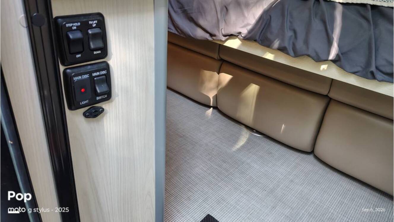 A photo of this 2025 Airstream Atlas Murphy Suite