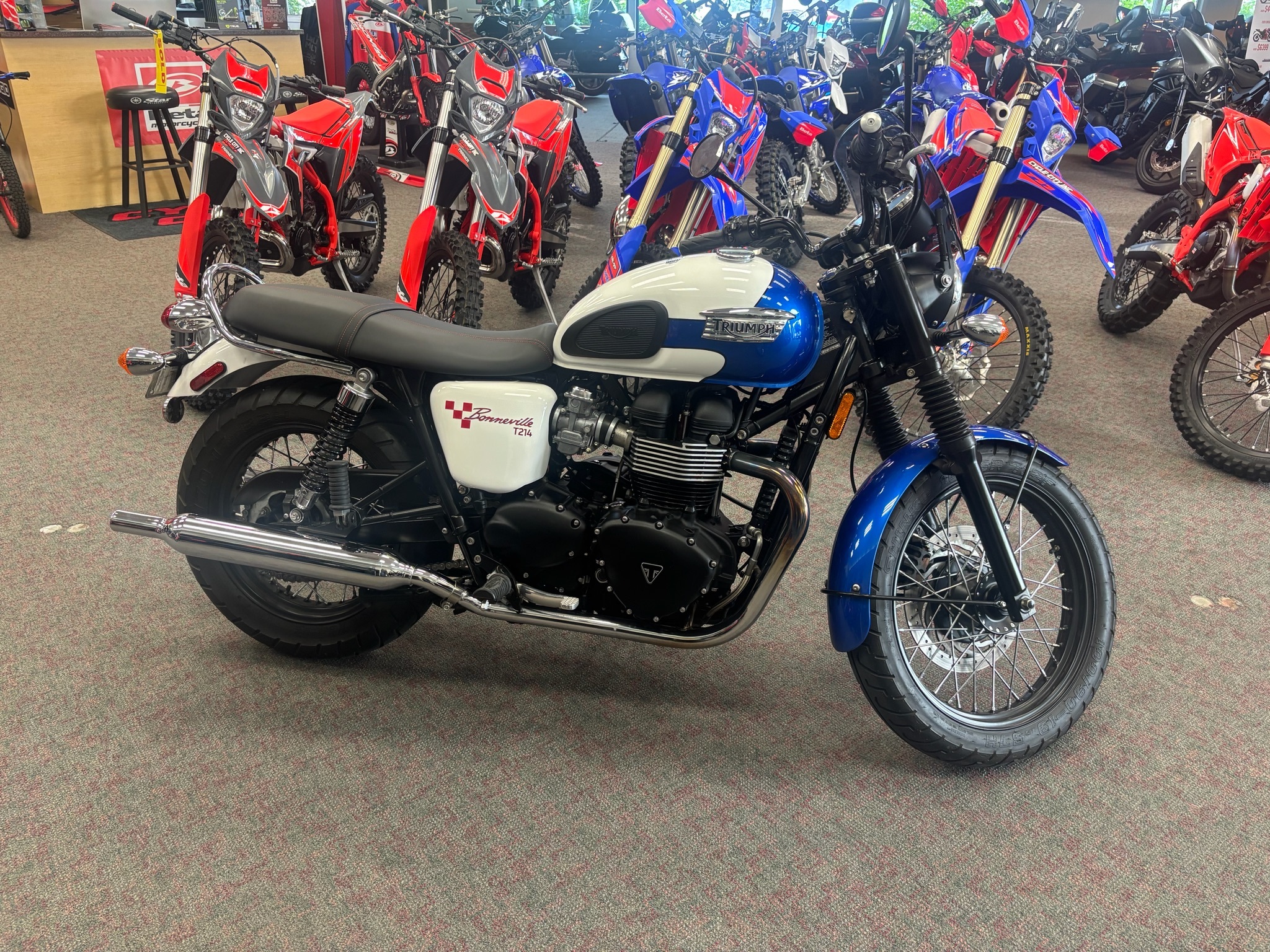 2015 Triumph Bonneville T214 T214 in Escanaba, MI