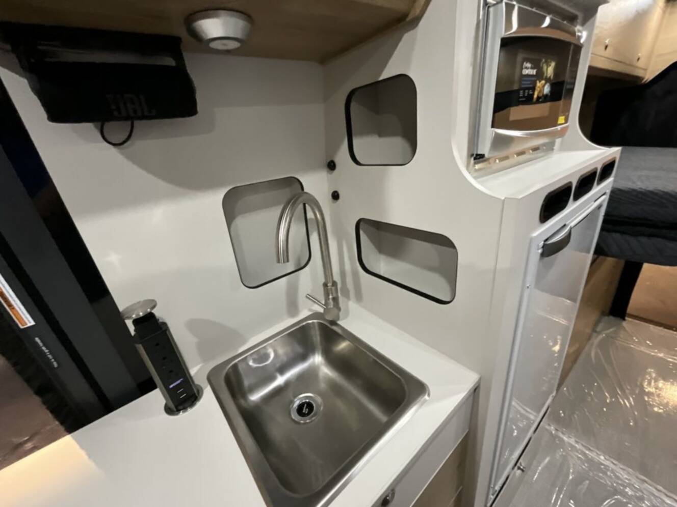 A photo of this 2026 Airstream Rangeline PT