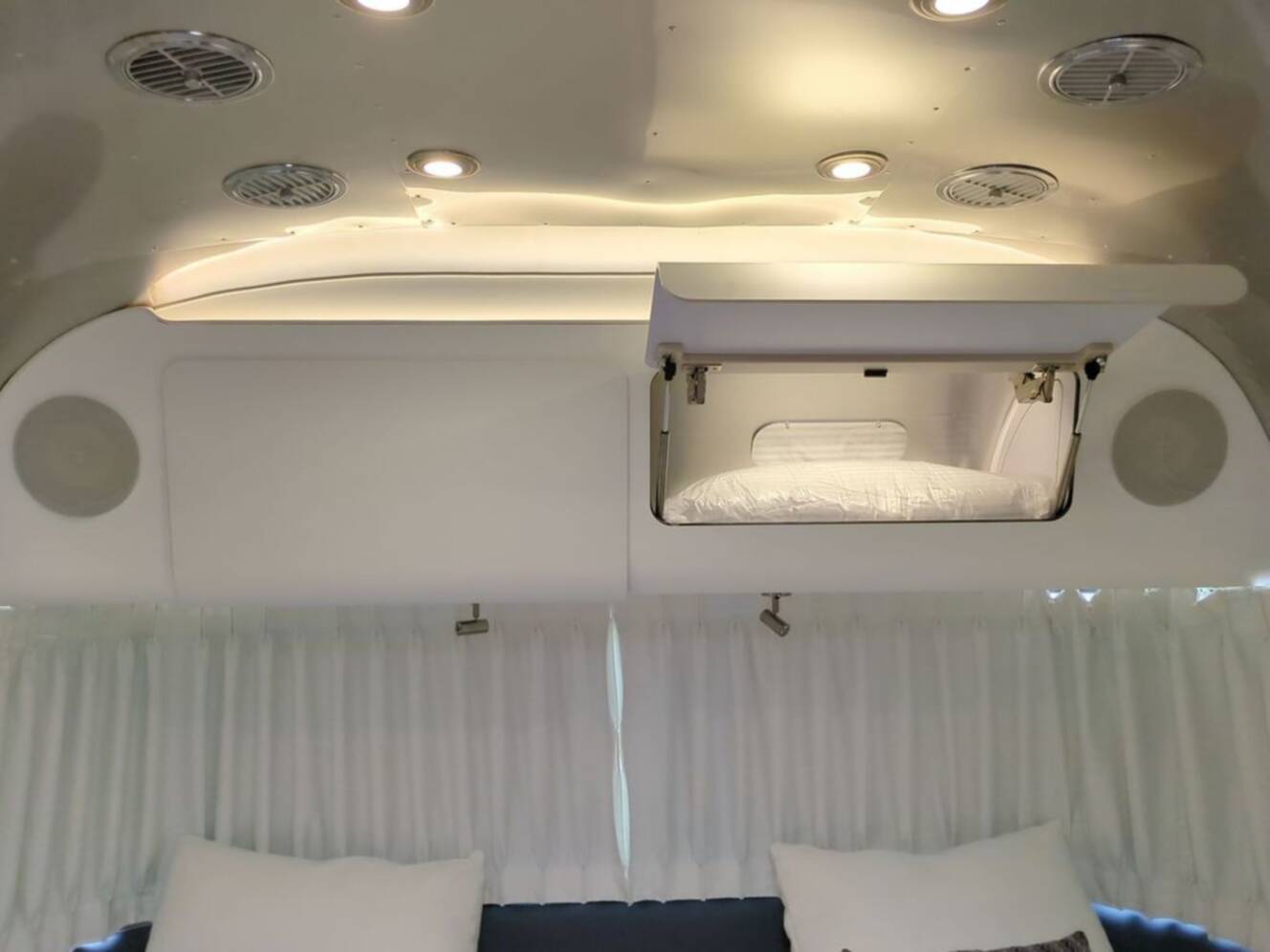 A photo of this 2026 Airstream Globetrotter 30RB