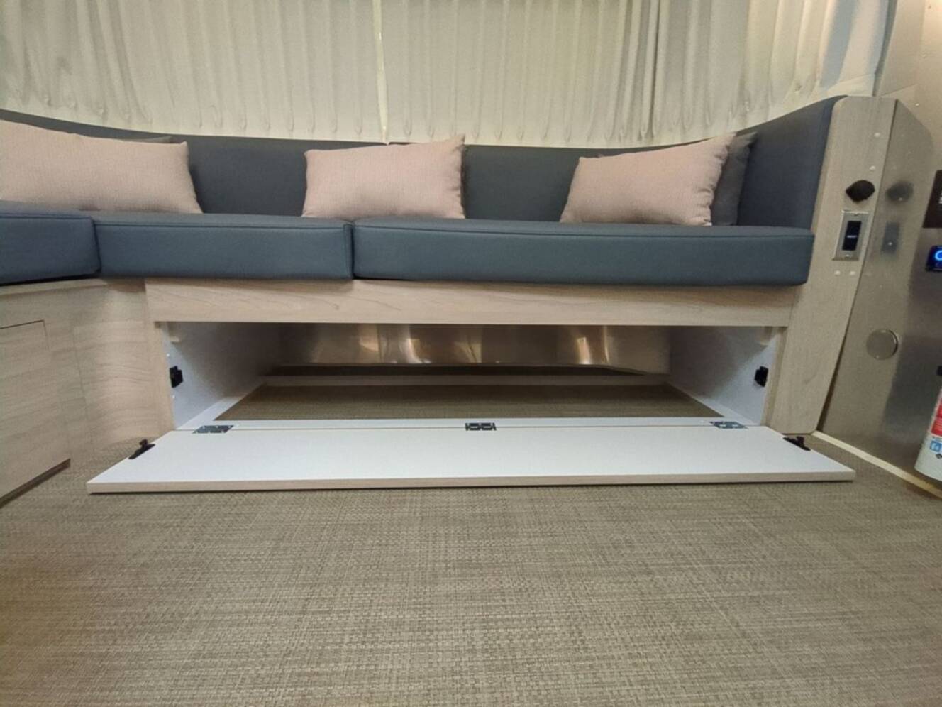 A photo of this 2026 Airstream Globetrotter 30RB