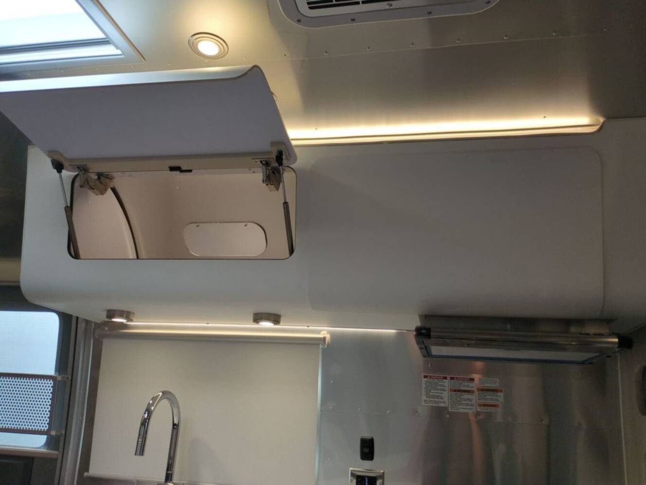 A photo of this 2026 Airstream Globetrotter 30RB