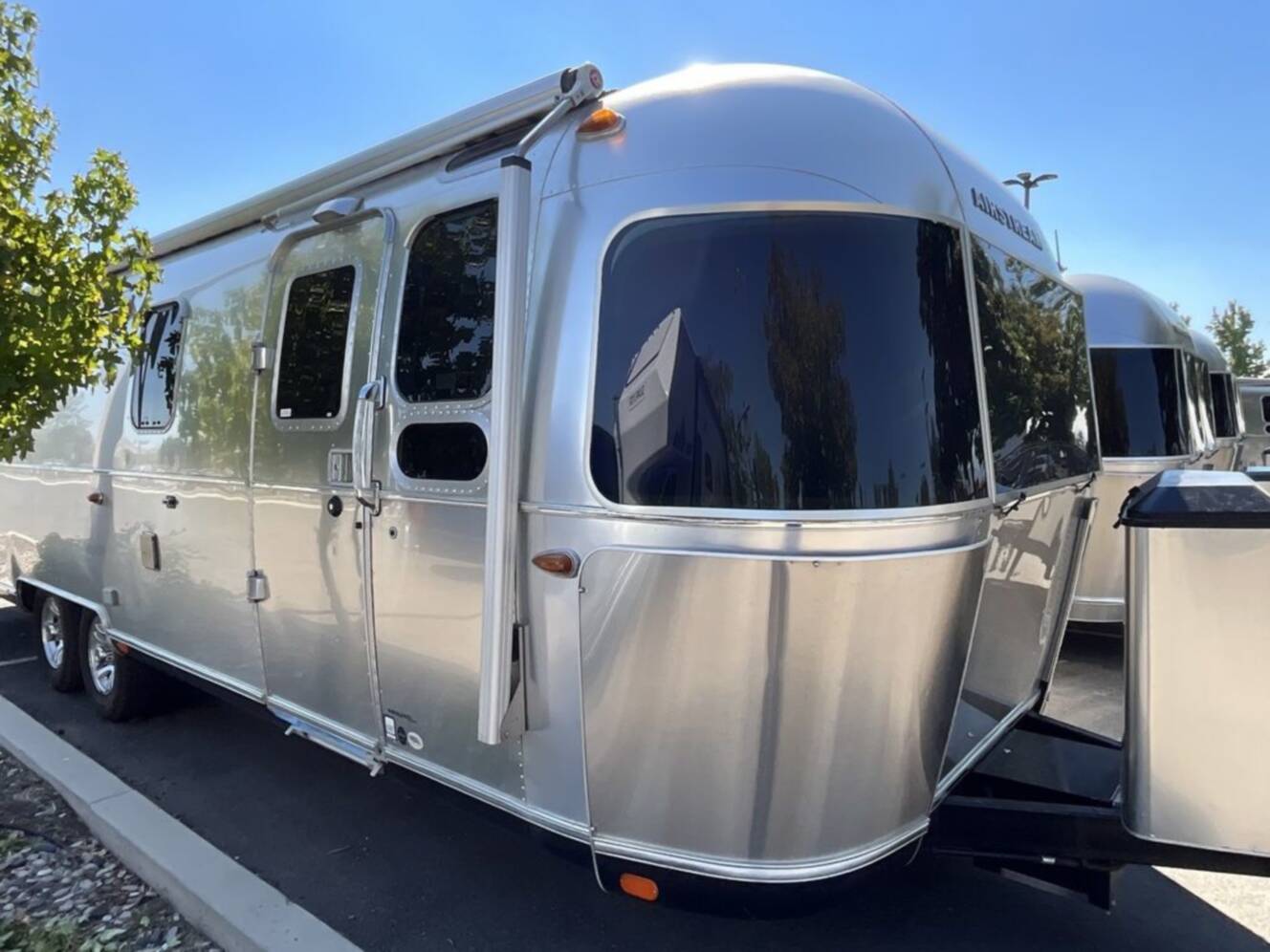 A photo of this 2019 Airstream Classic 30RBQ