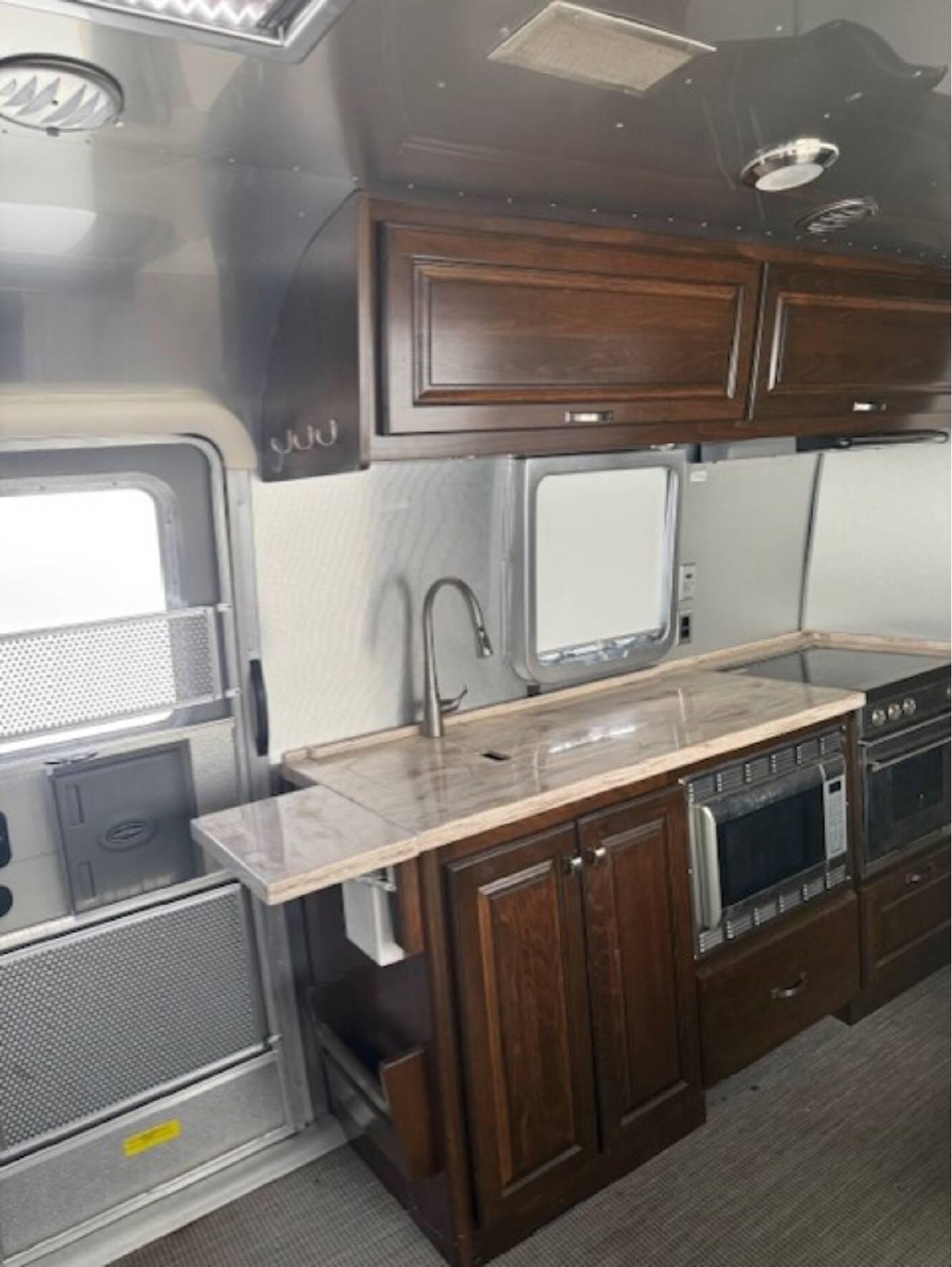 A photo of this 2018 Airstream CLASSIC 30RB QUEEN