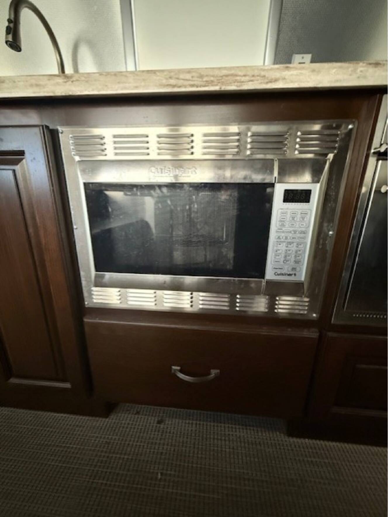 A photo of this 2018 Airstream CLASSIC 30RB QUEEN