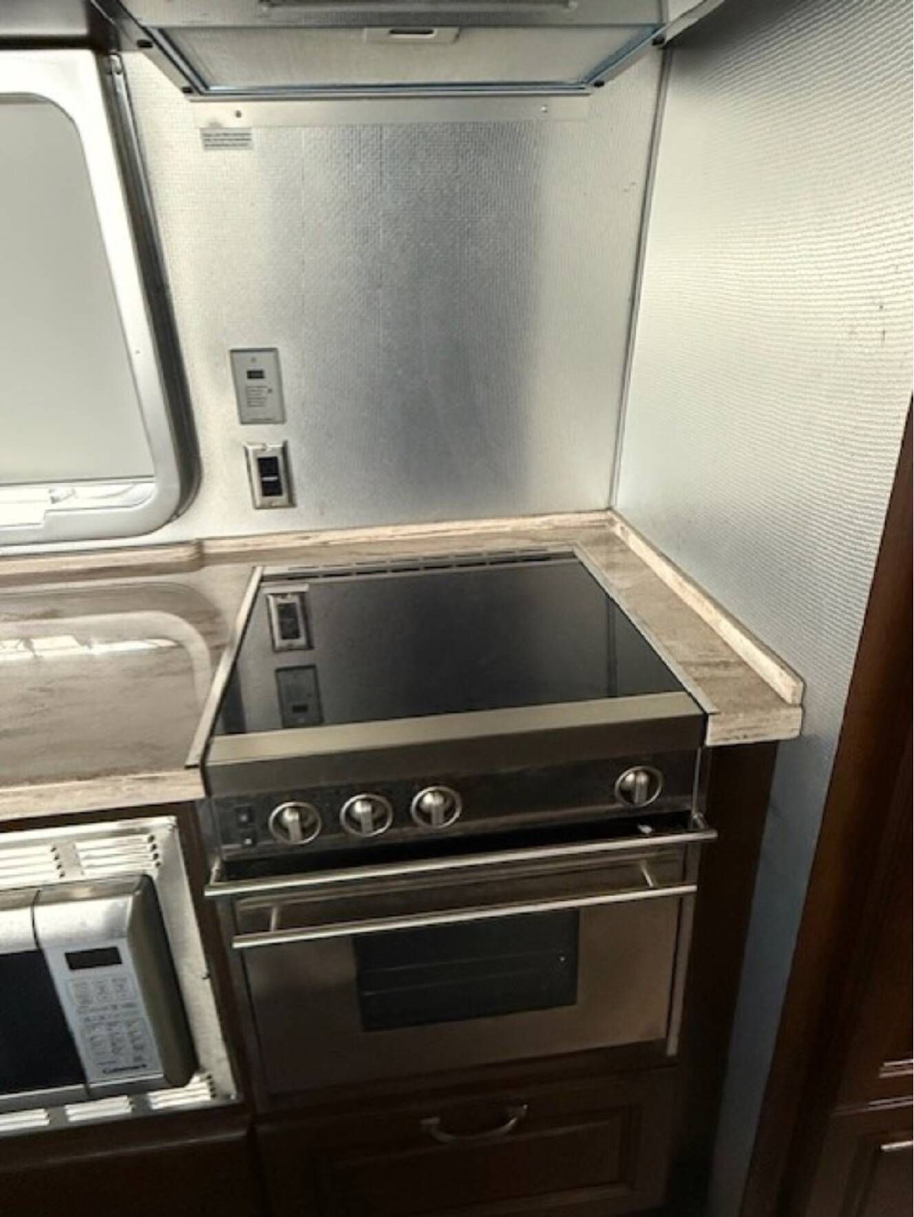 A photo of this 2018 Airstream CLASSIC 30RB QUEEN
