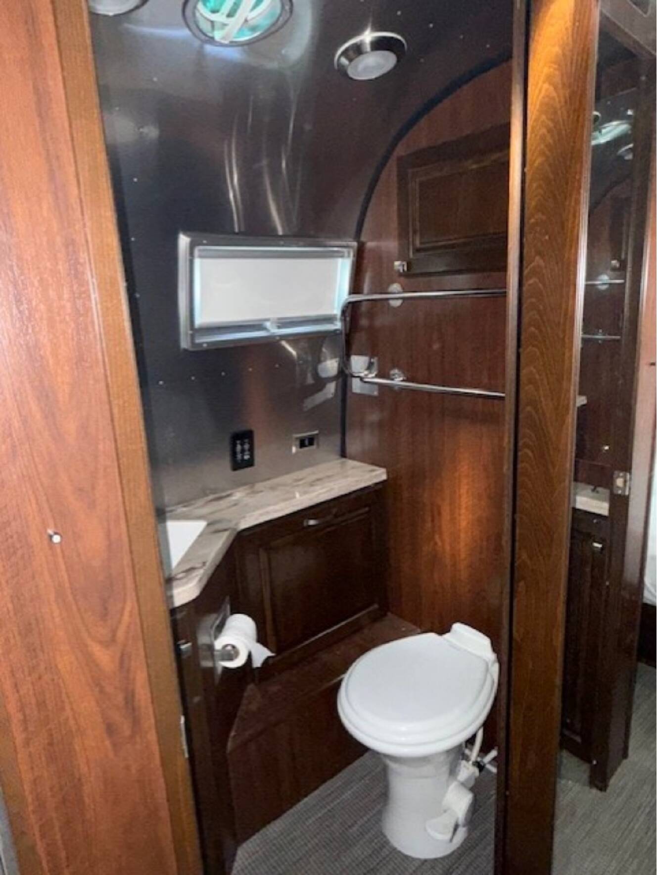 A photo of this 2018 Airstream CLASSIC 30RB QUEEN