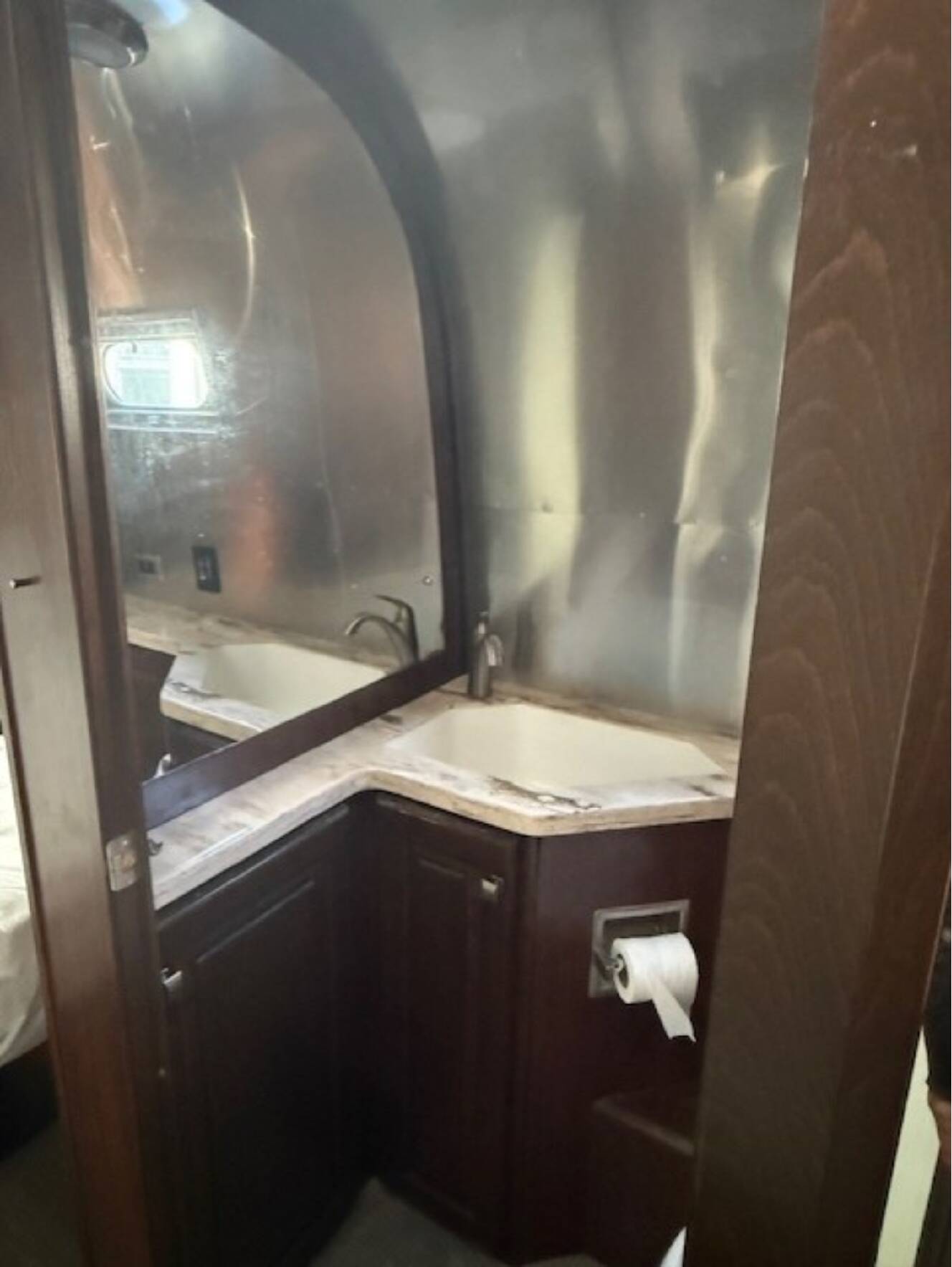 A photo of this 2018 Airstream CLASSIC 30RB QUEEN