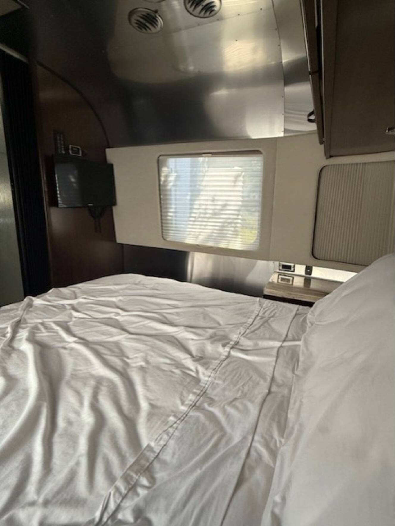 A photo of this 2018 Airstream CLASSIC 30RB QUEEN