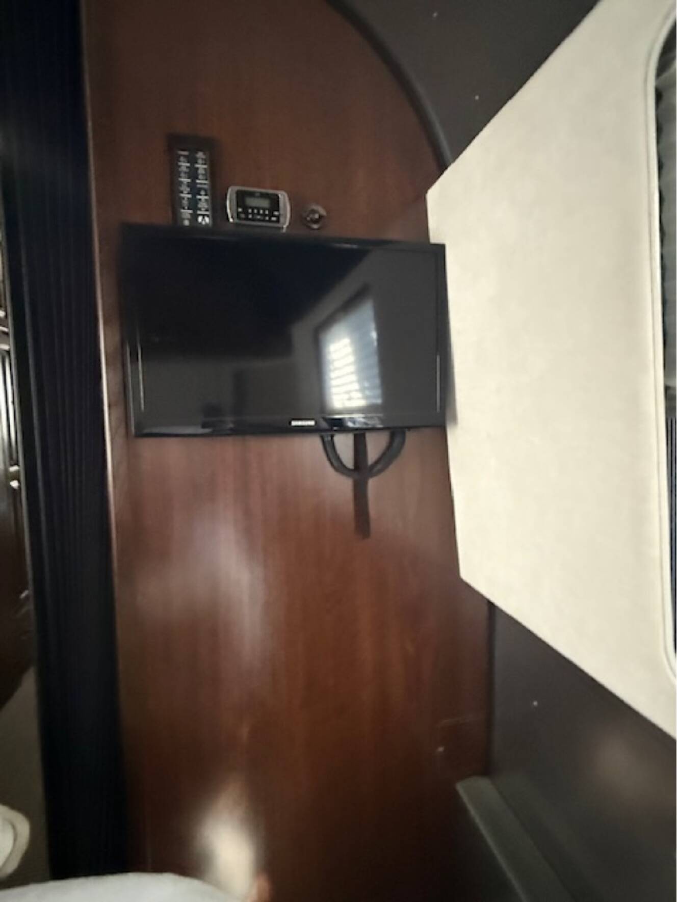 A photo of this 2018 Airstream CLASSIC 30RB QUEEN