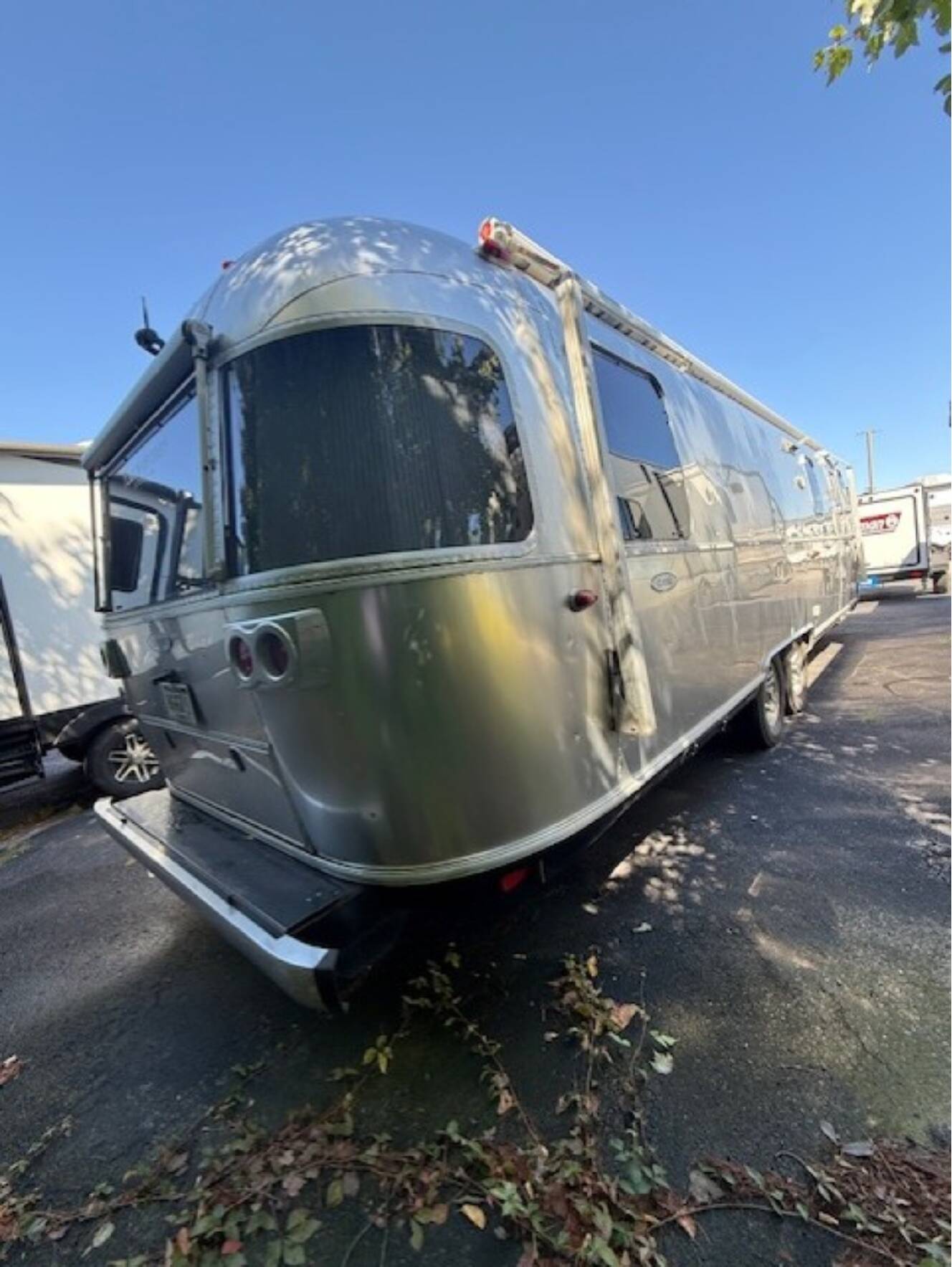 A photo of this 2018 Airstream CLASSIC 30RB QUEEN