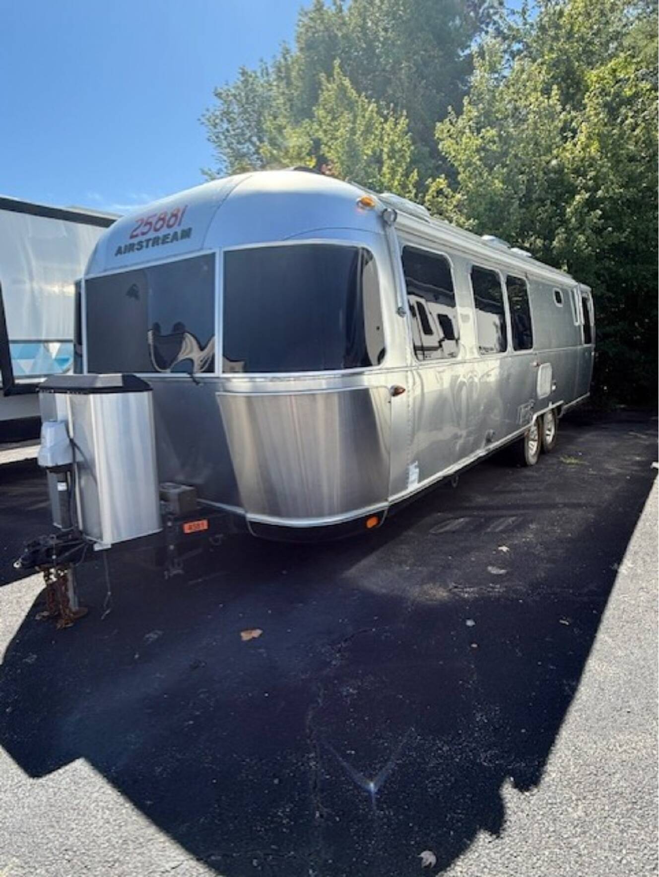 A photo of this 2018 Airstream CLASSIC 30RB QUEEN