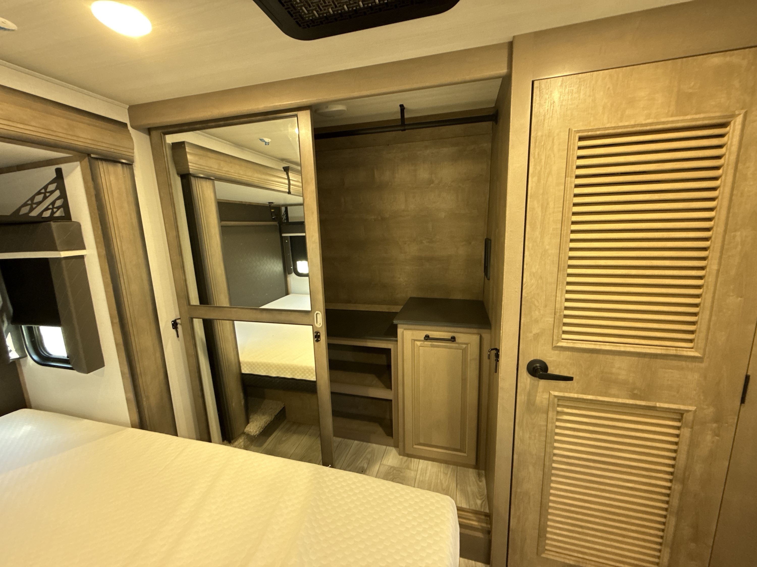 2024 Keystone MONTANA 3531RE in birch run MI