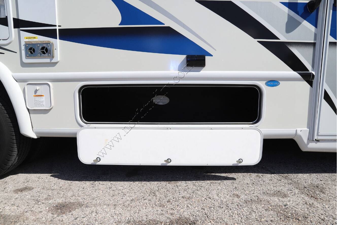 A photo of this 2023 Thor Axis 24.1