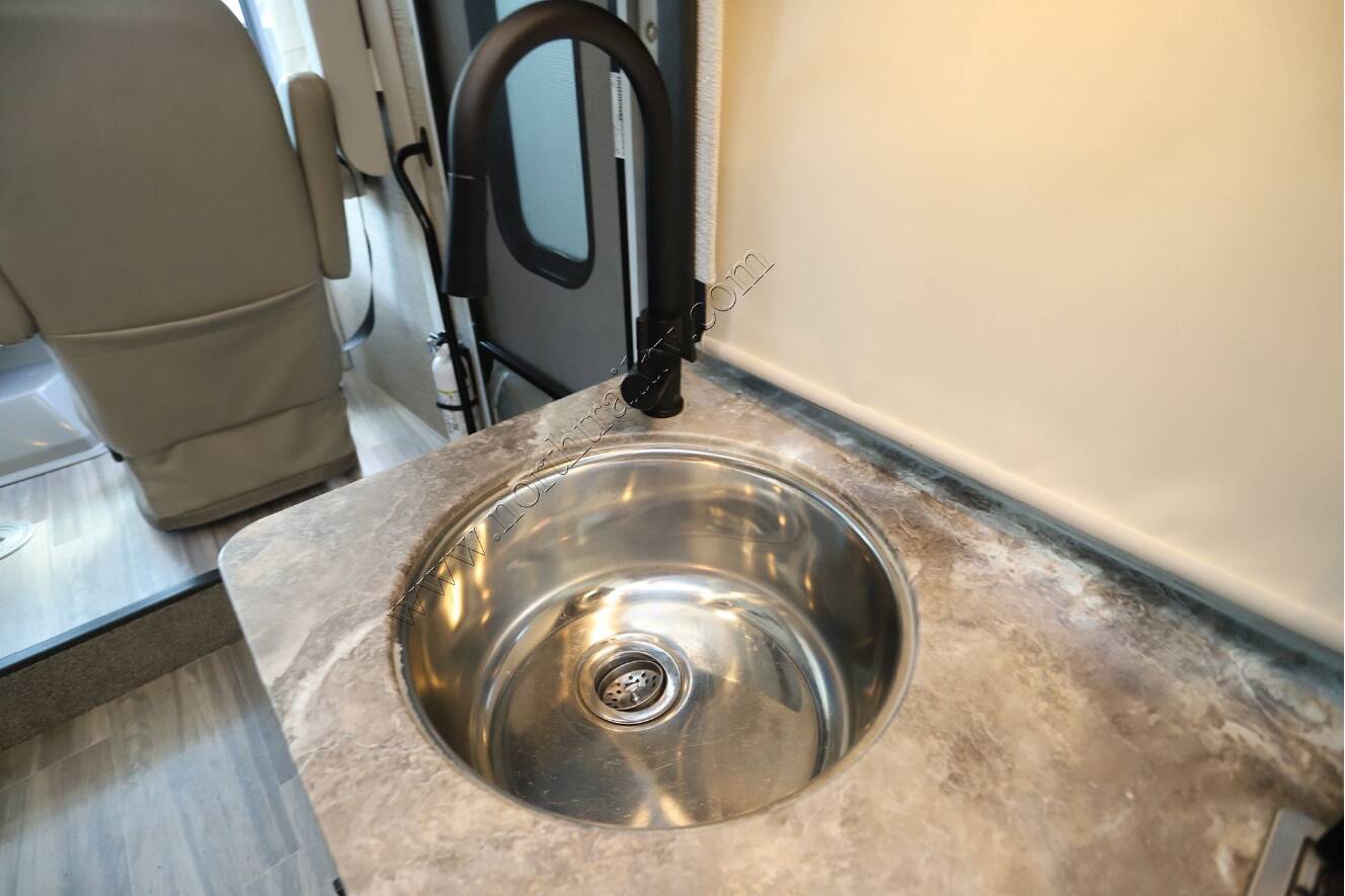 A photo of this 2023 Thor Axis 24.1