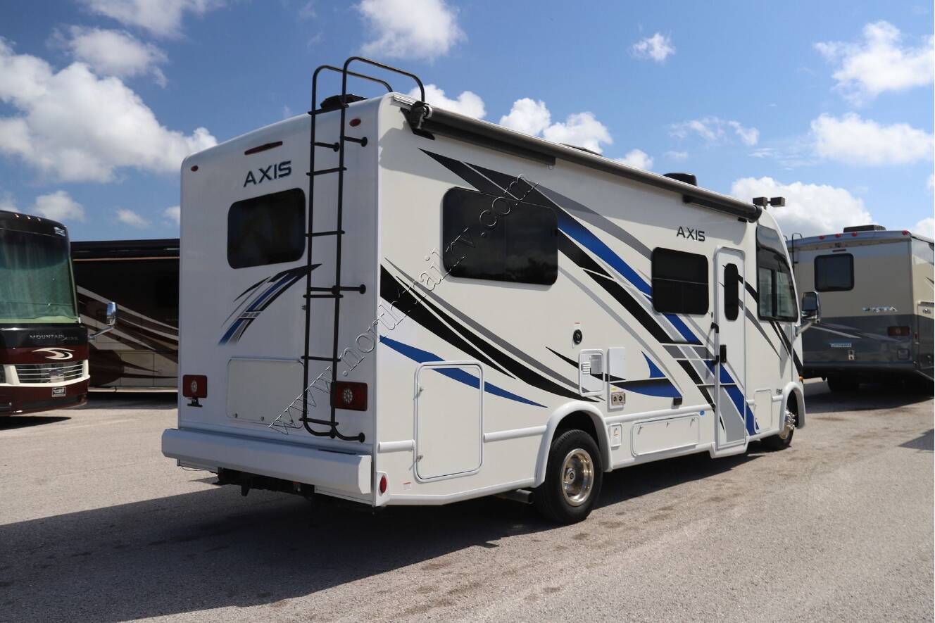 A photo of this 2023 Thor Axis 24.1