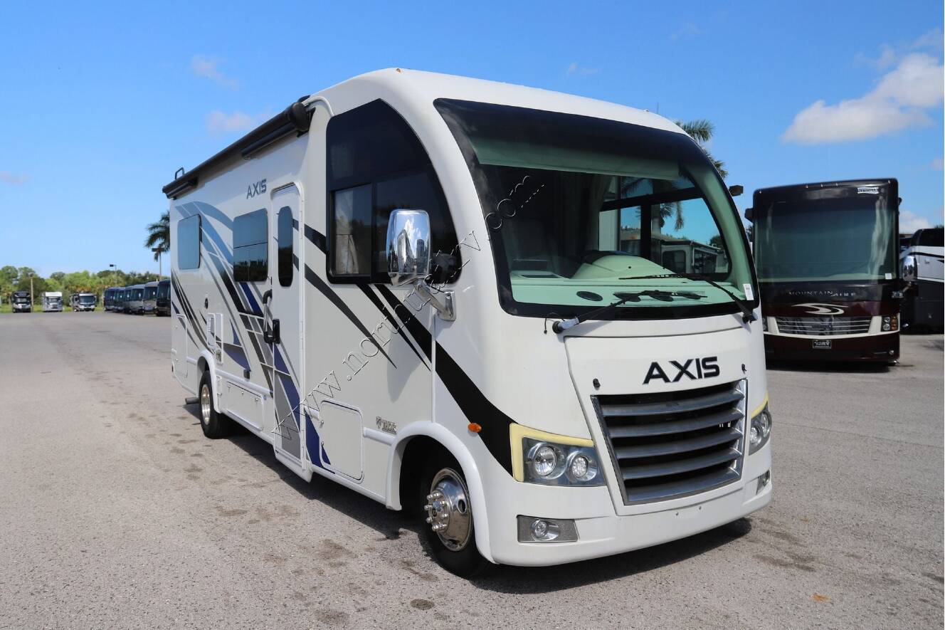 A photo of this 2023 Thor Axis 24.1