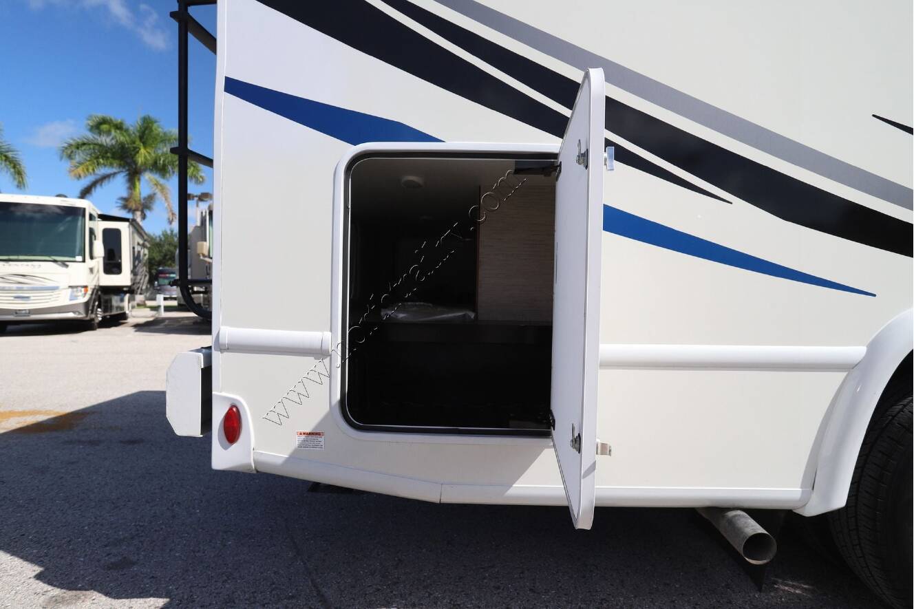 A photo of this 2023 Thor Axis 24.1