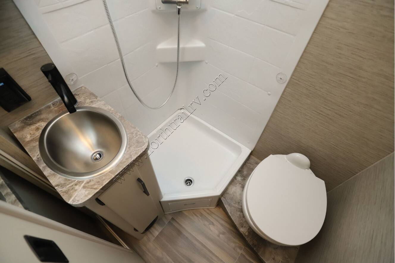 A photo of this 2023 Thor Axis 24.1