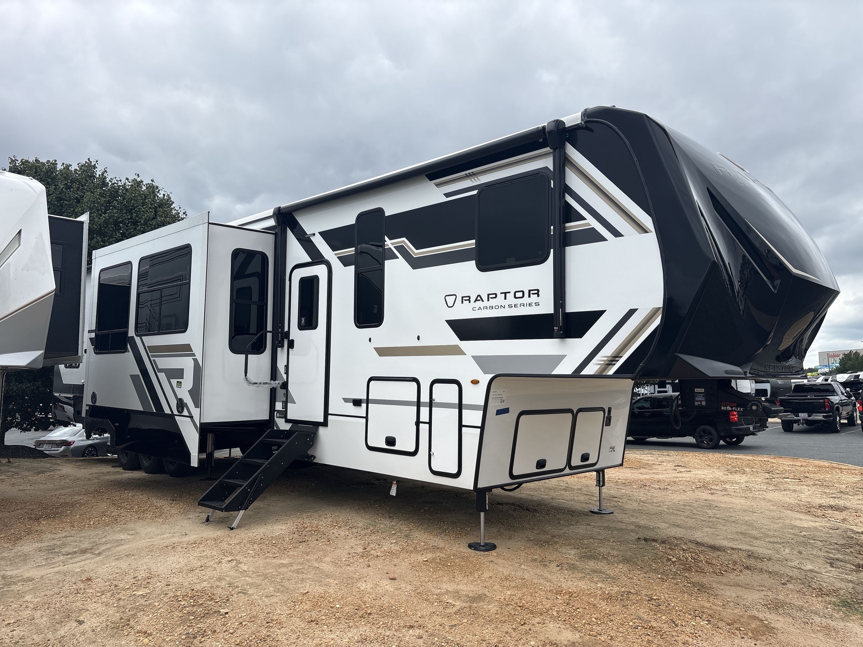 2027 Keystone CARBON 420 in thornburg VA