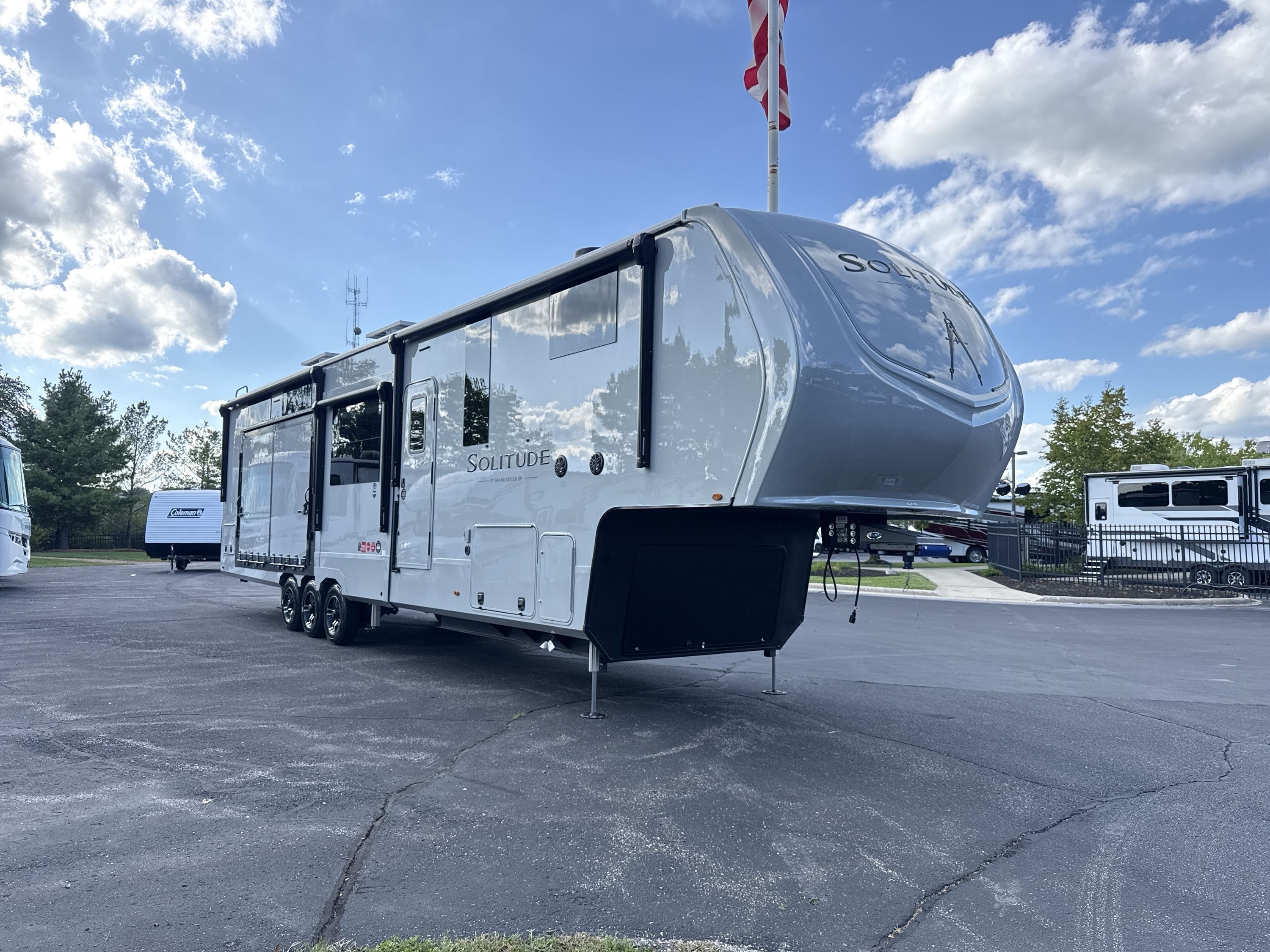 2027 Grand Design SOLITUDE 414LJMJ in sturtevant WI
