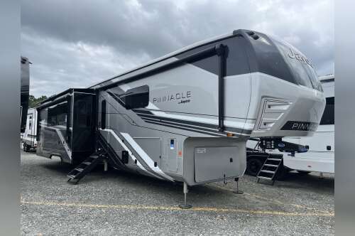 2027 Jayco PINNACLE 38FBRK in thornburg VA