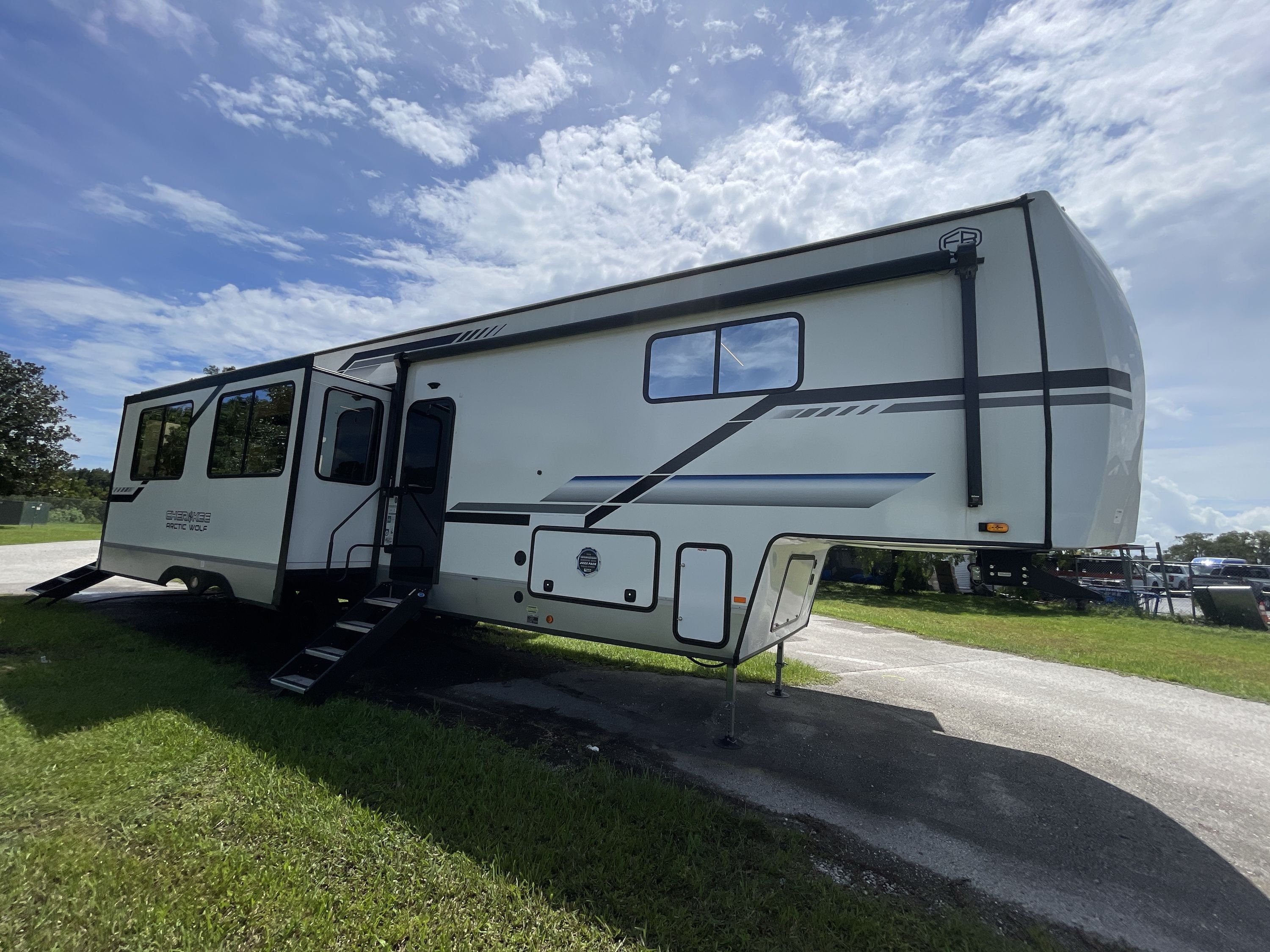 2025 Forest River ARCTIC WOLF 3800DECK in st. augustine FL