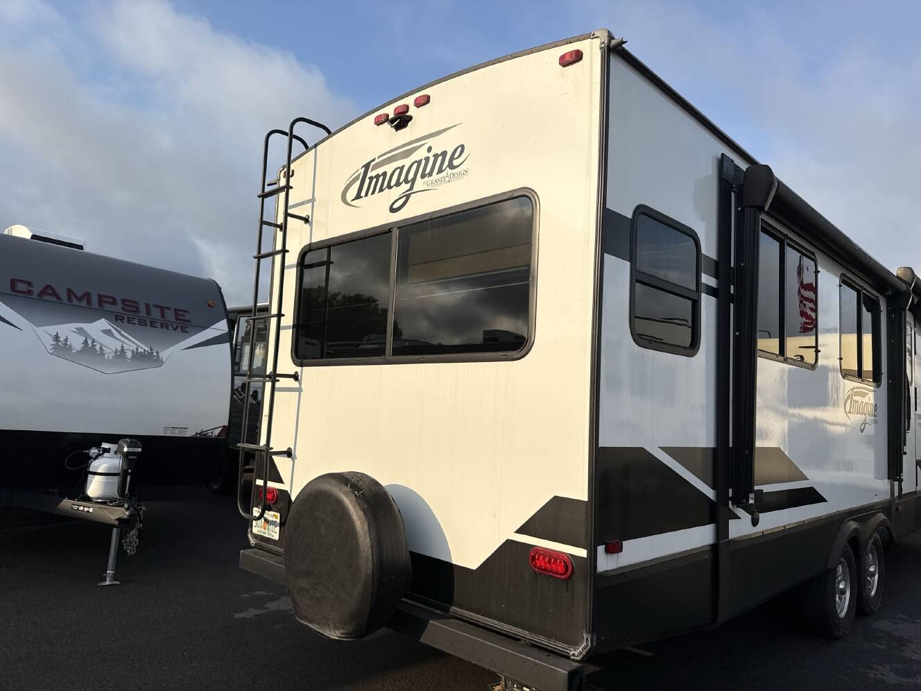 A photo of this 2022 Grand Design IMAGINE 2970RL