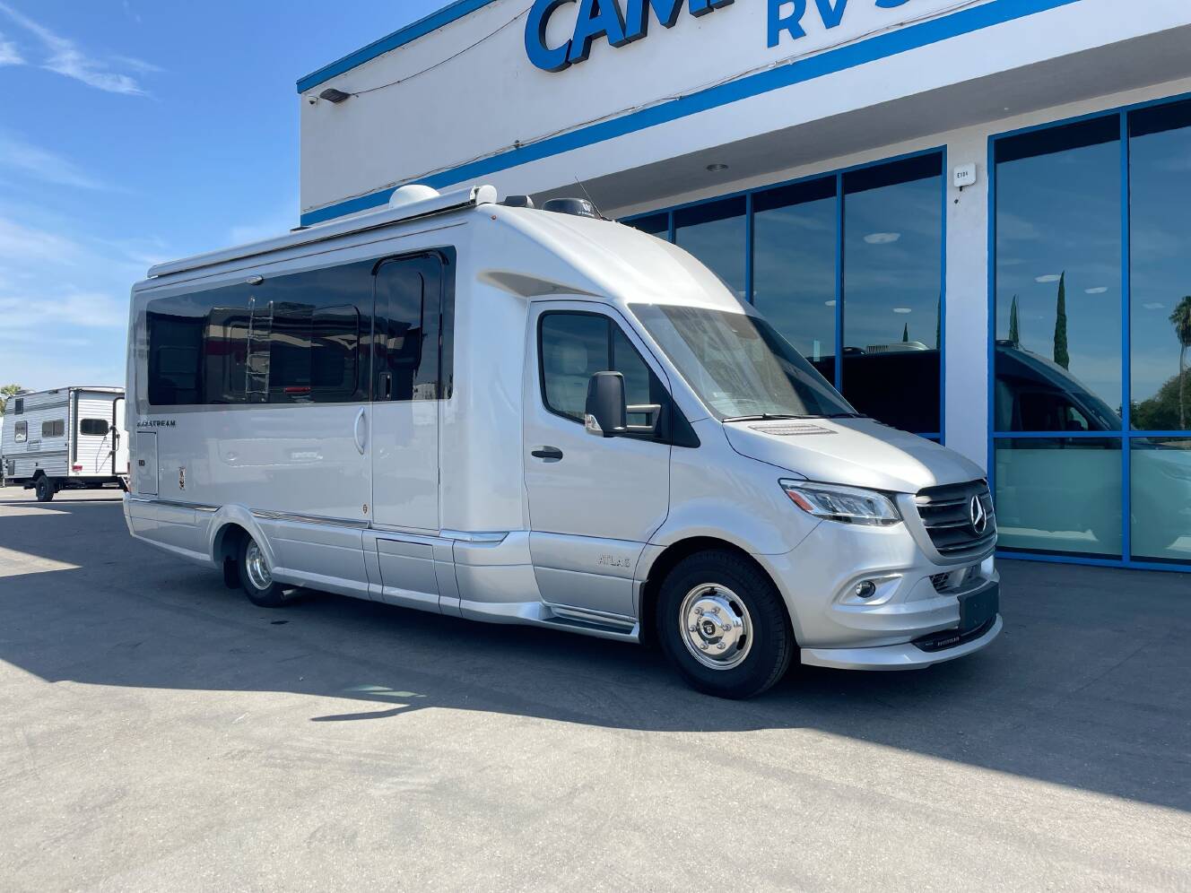 A photo of this 2022 Airstream ATLAS MURPHY SUITE