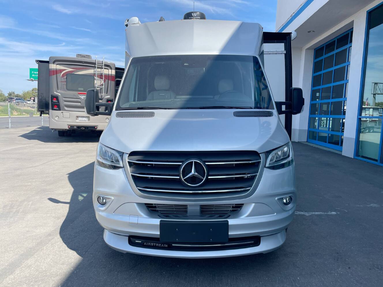 A photo of this 2022 Airstream ATLAS MURPHY SUITE