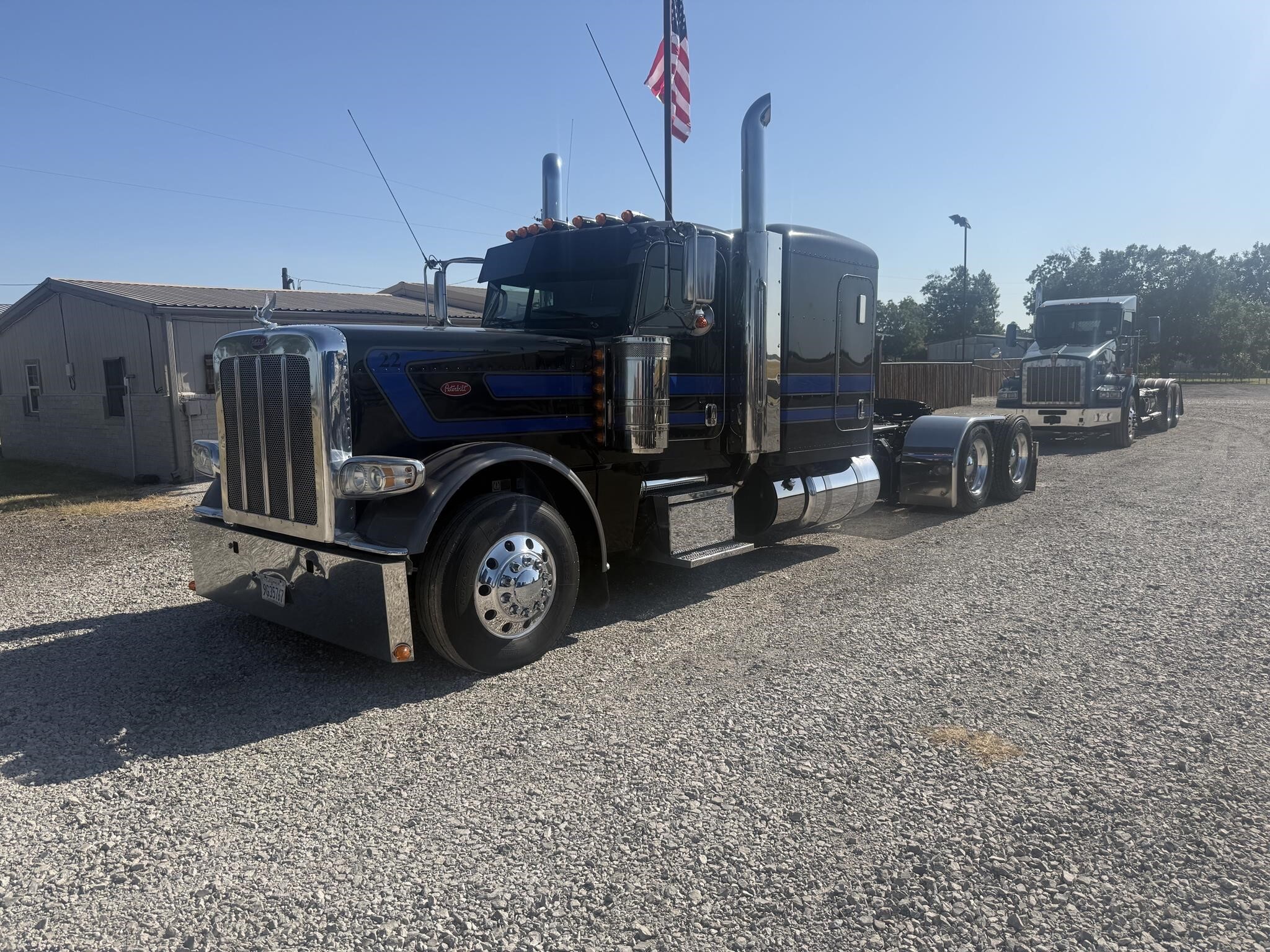 2016 PETERBILT 389 in Eastland, TX