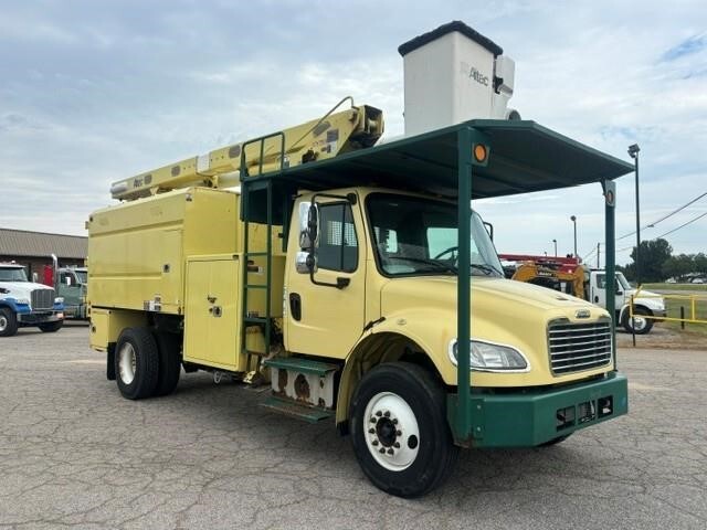 2015 FREIGHTLINER BUSINESS CLASS M2 106 in Chatham, VA