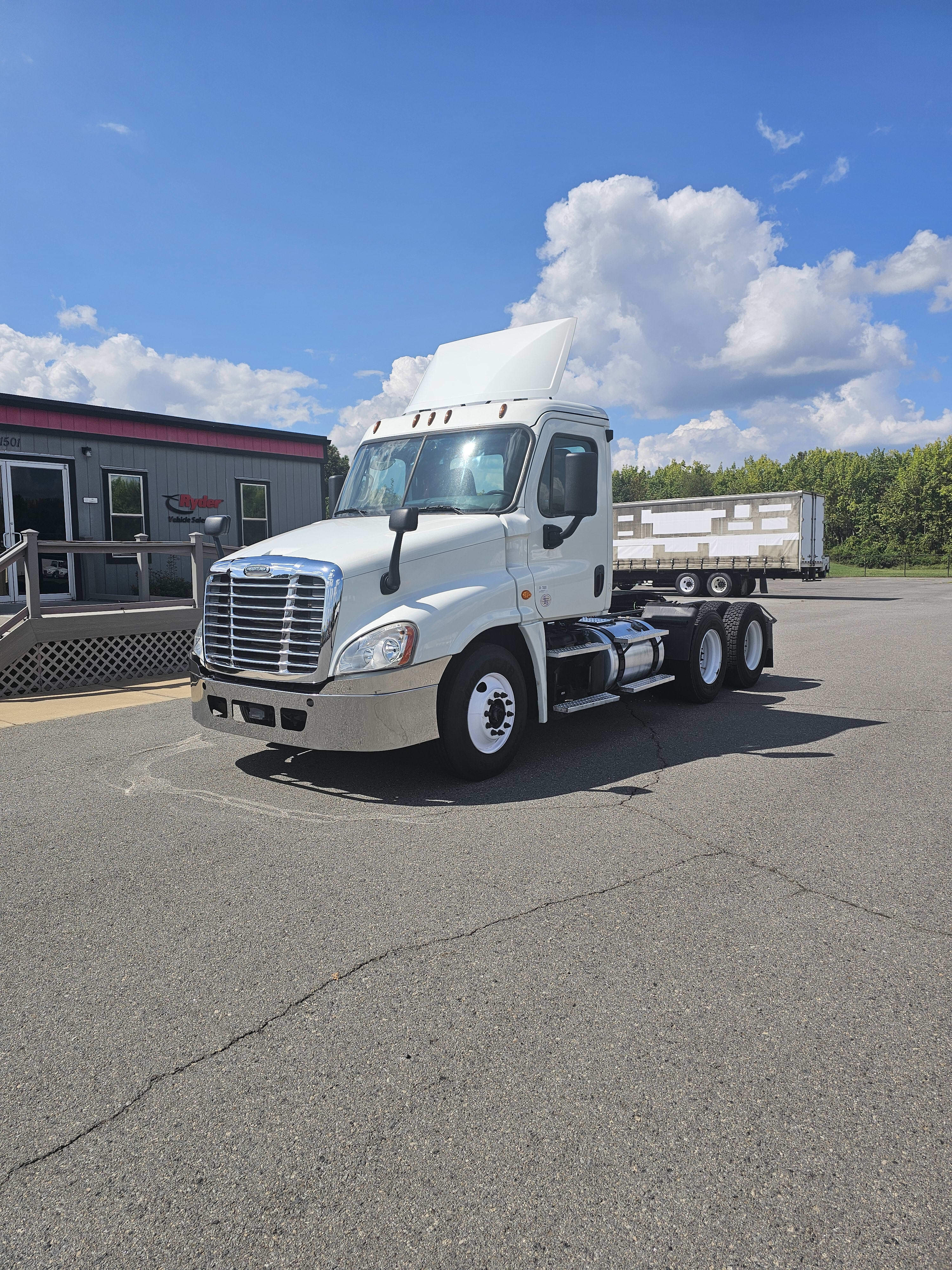 2018 FREIGHTLINER CASCADIA 125 in Birmingham, AL