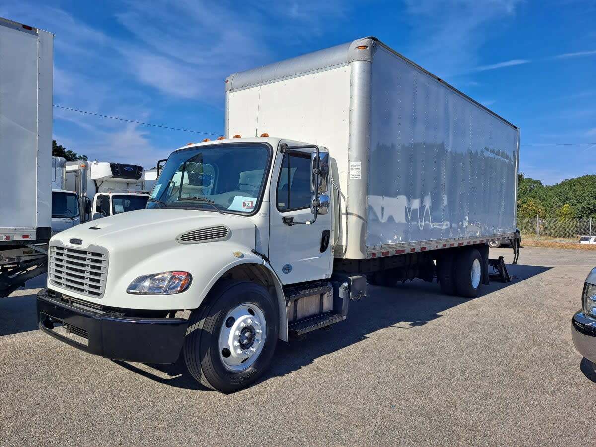 2019 FREIGHTLINER BUSINESS CLASS M2 106 in Salisbury, MA