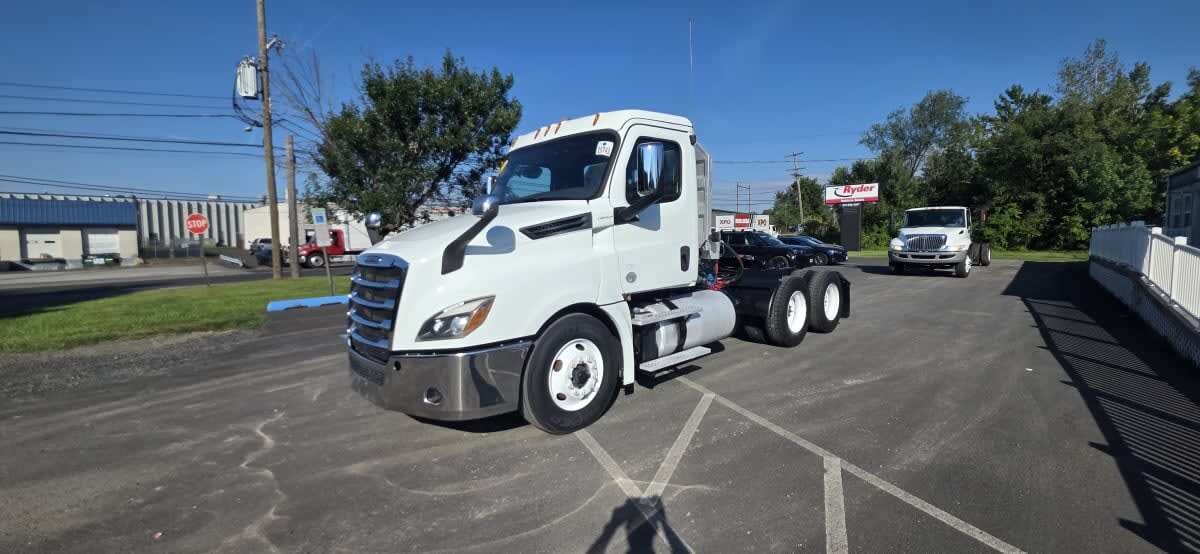 2019 FREIGHTLINER CASCADIA 126 in Bensalem, PA