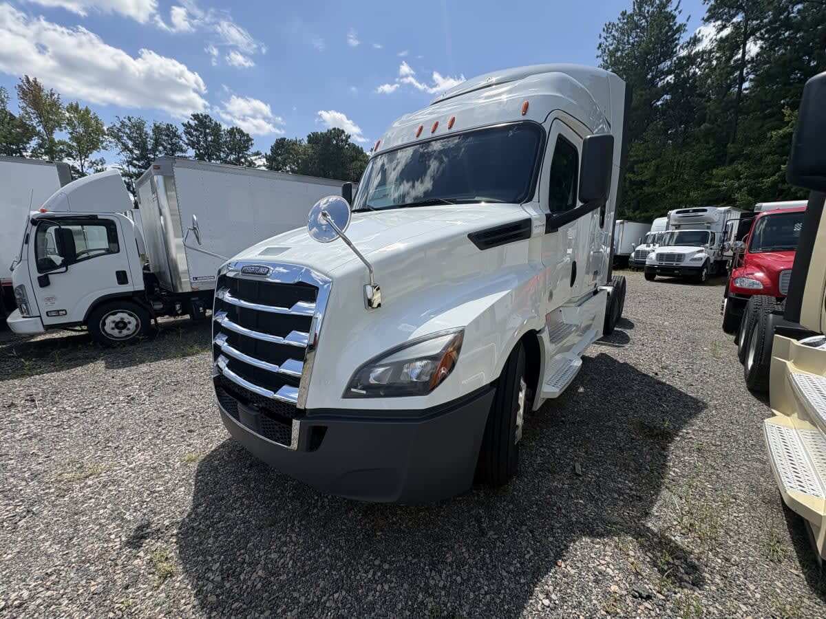 2020 FREIGHTLINER CASCADIA 126 in Richmond, VA