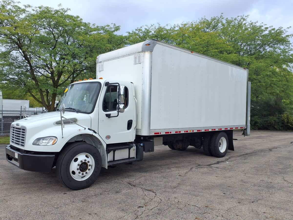 2020 FREIGHTLINER BUSINESS CLASS M2 106 in Hilliard, OH