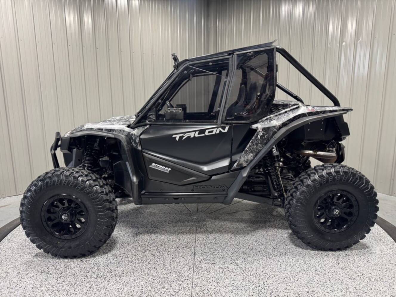 A photo of this 2021 Honda TALON 1000R Fox Live Valve Special Edition