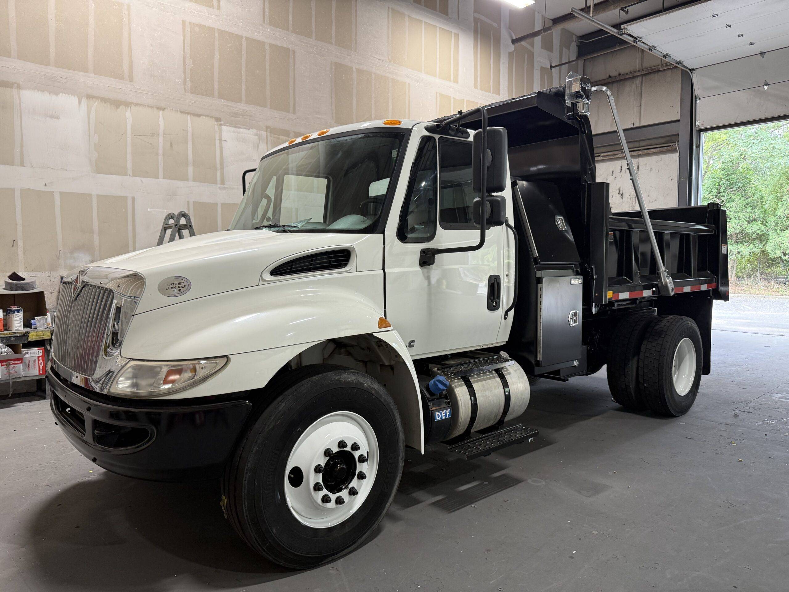 2019 INTERNATIONAL 4300 in Yaphank, NY