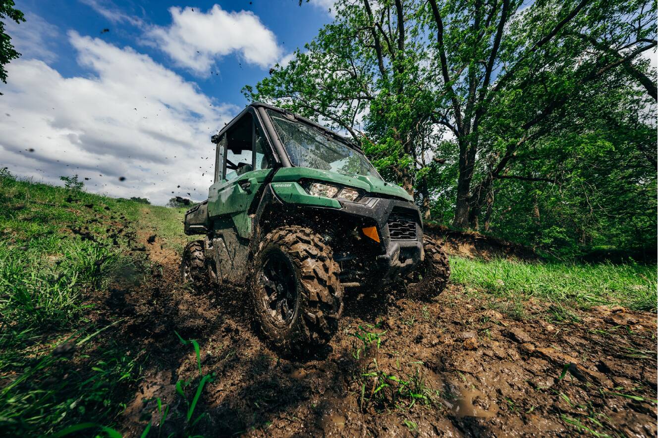 A photo of this 2027 Can-Am Defender DPS CAB HD10