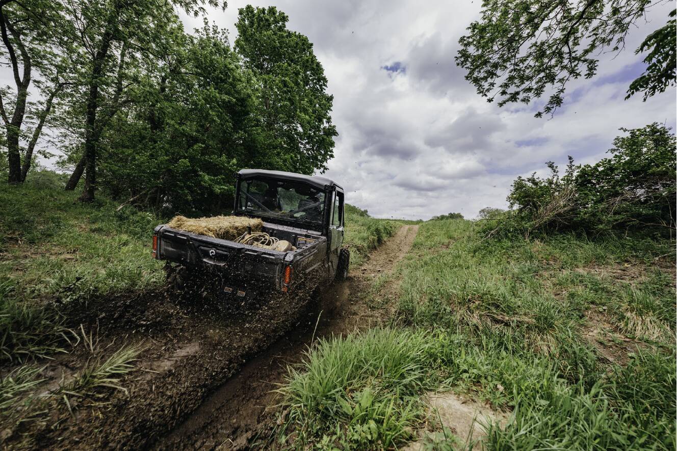 A photo of this 2027 Can-Am Defender DPS CAB HD10