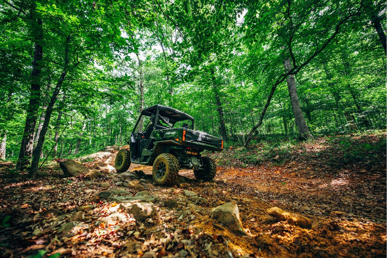 A photo of this 2027 Can-Am Defender DPS CAB HD10