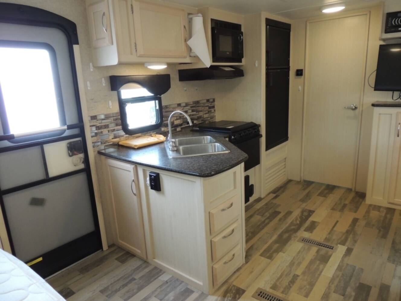 A photo of this 2017 Winnebago Minnie 2201DS