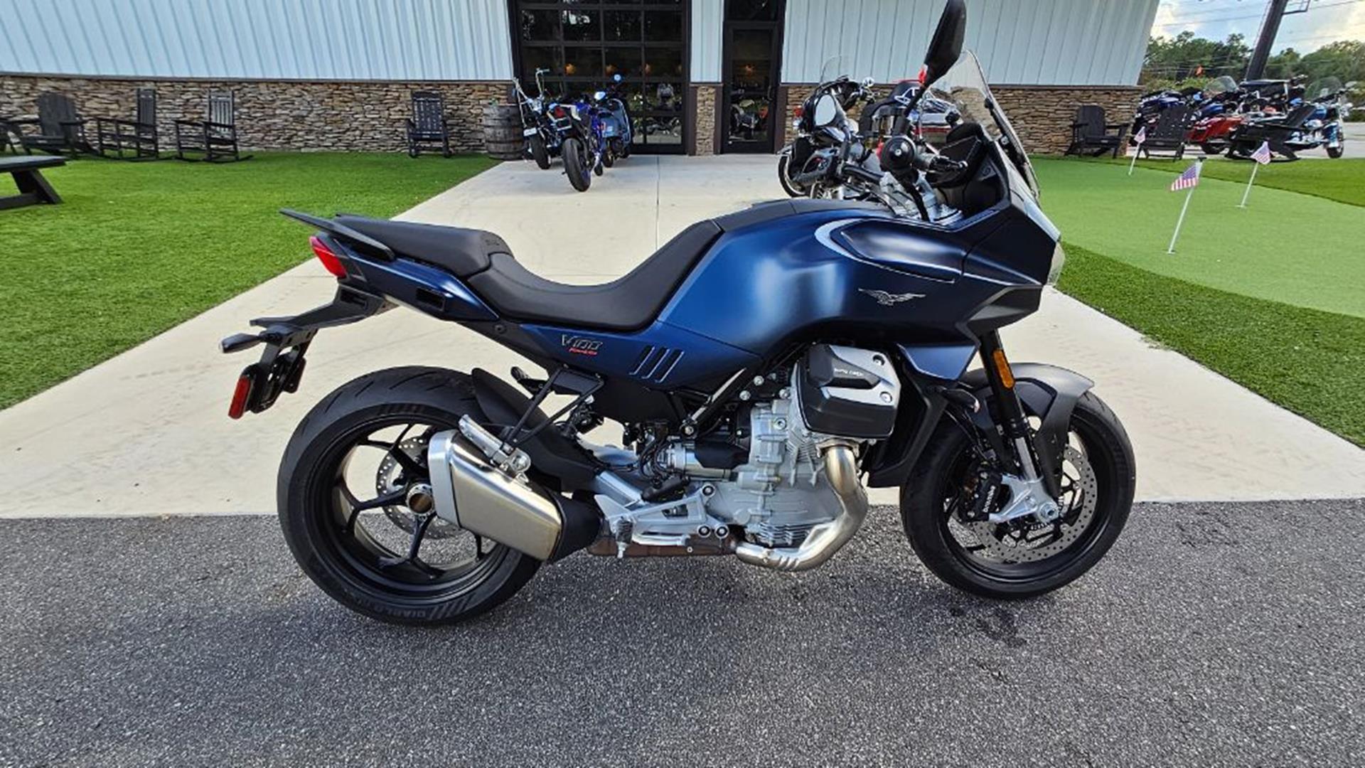 2025 Moto Guzzi V100 Mandello MANDELLO in Fort Myers, FL