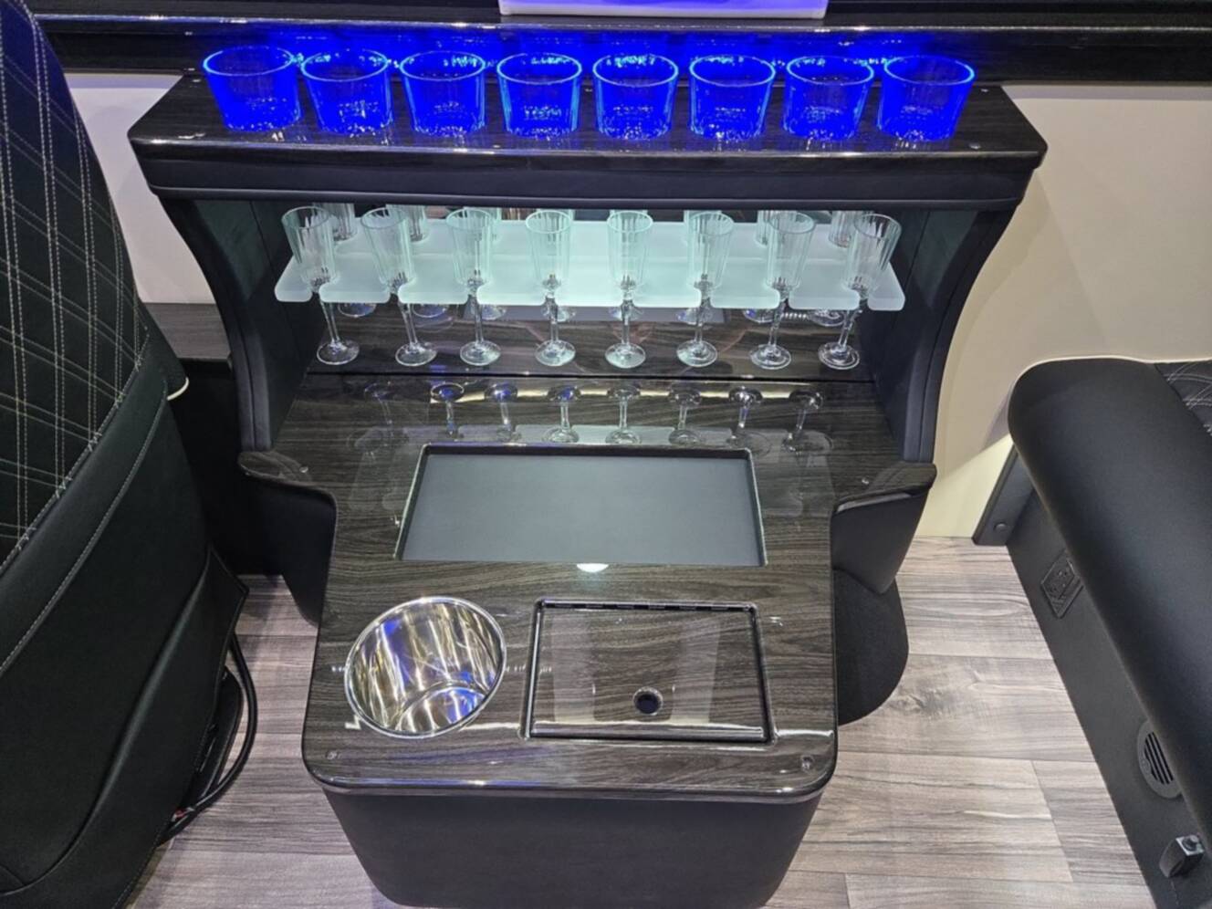 A photo of this 2027 Ultimate Toys LIMO J PRO